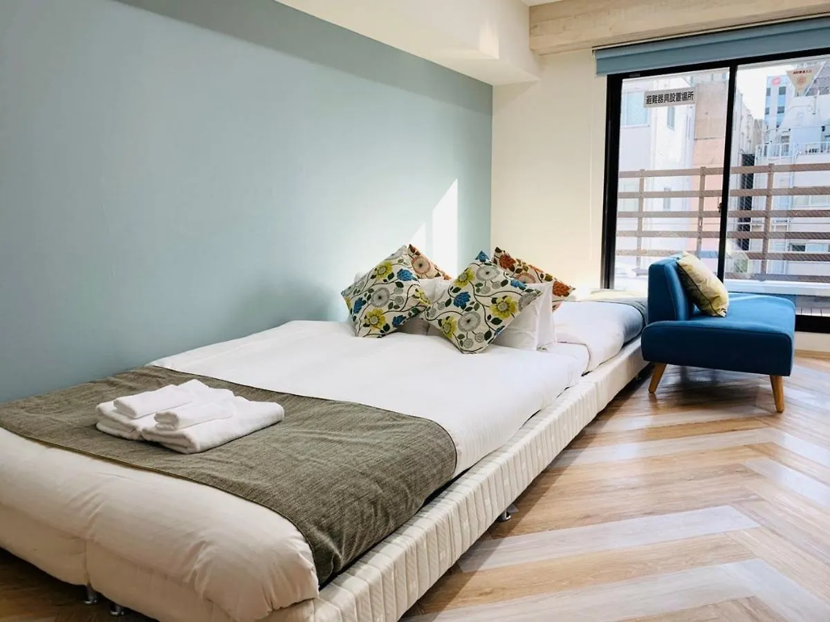 Wellstay Honmachi Osaka 0*,  Japan