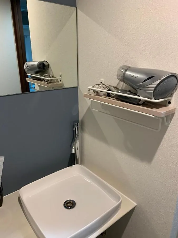 Wellstay Honmachi Osaka 0*,