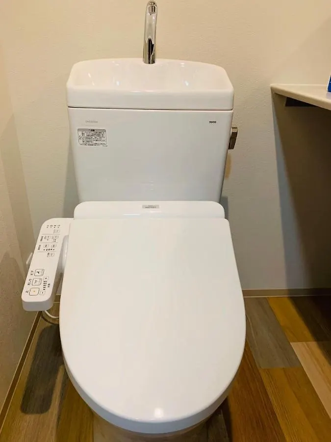 Wellstay Honmachi Osaka 0*,  Japan